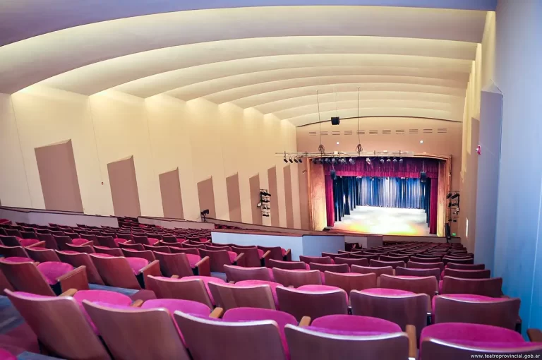 Sala Mayor y escenario - Teatro Provincial Juan Carlos Saravia